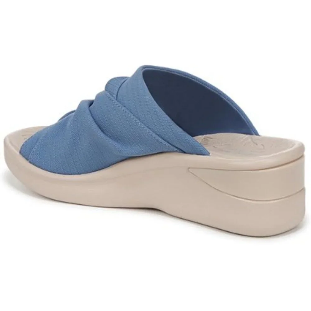 NIB BZees Women’s Smile 3 Slide Sandal – Elemental Blue, Size 7.5W